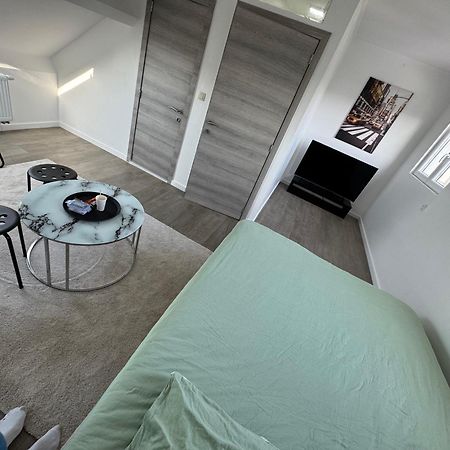 Qozyroom Machelen Buitenkant foto
